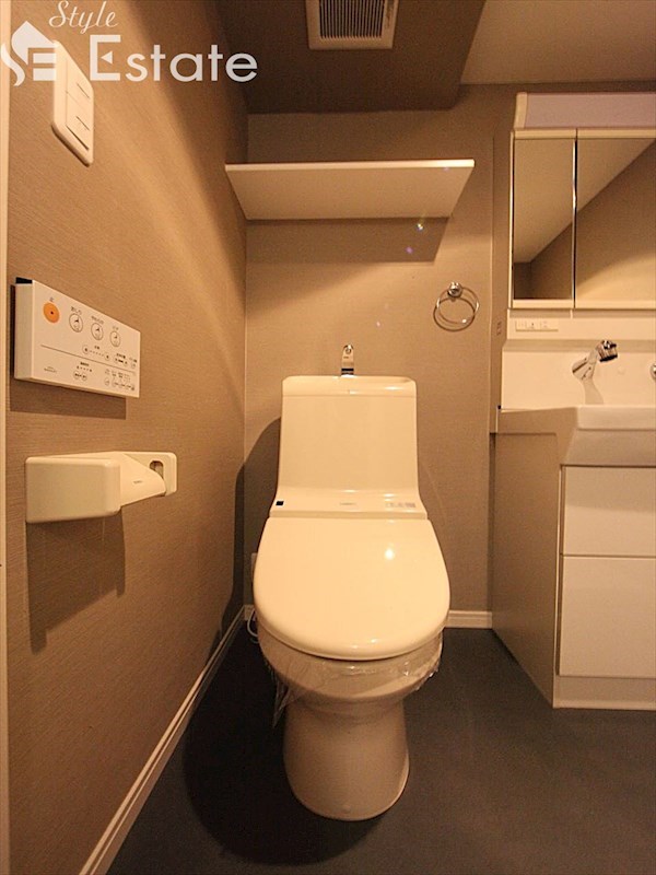 トイレ　シャワー付きトイレ