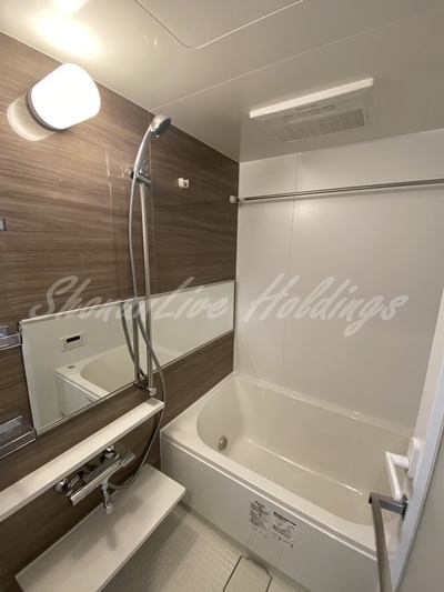 バス・シャワールーム　追い焚き機能・浴室乾燥機付き♪