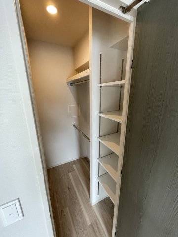 収納　アーバネックス新町　ウォークインクローゼット