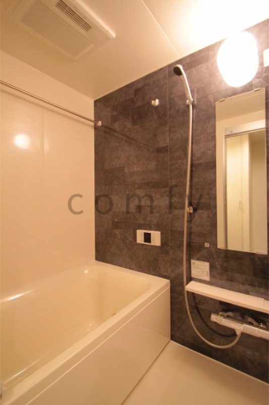 バス・シャワールーム　バスルーム