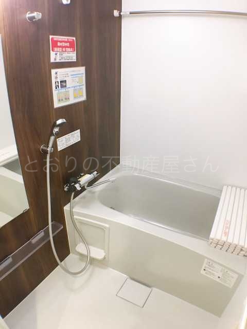 バス・シャワールーム　※デザインカラーは異なる場合があります。