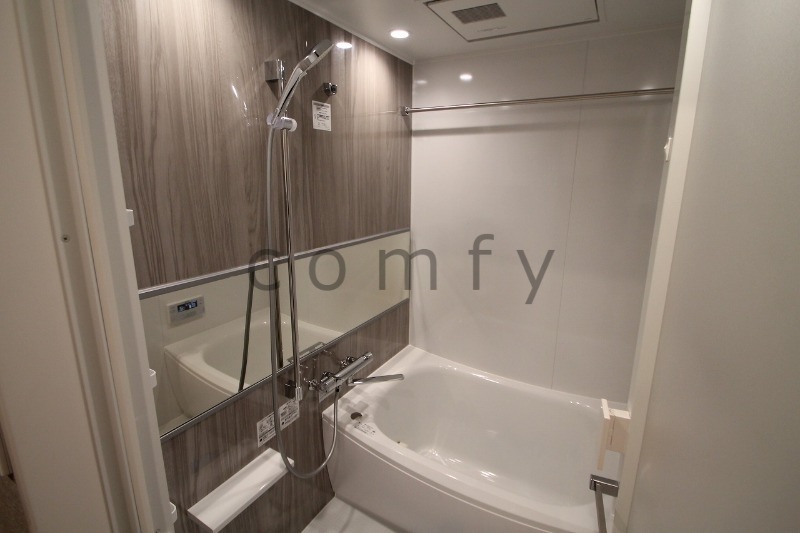 バス・シャワールーム　バスルーム