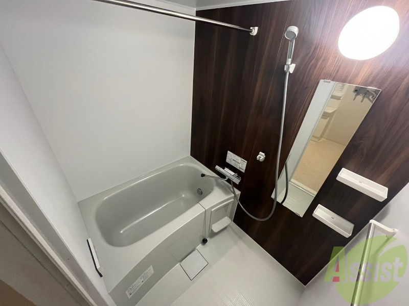 バス・シャワールーム　お風呂になります。一日の疲れを癒してくださいね。