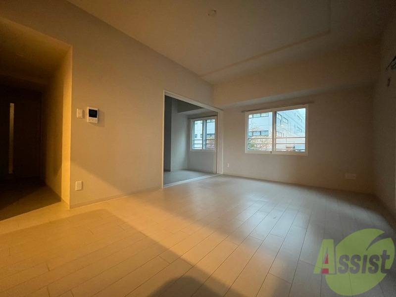 居室・リビング　広くてきれいなリビングです！快適に過ごせそうですね。