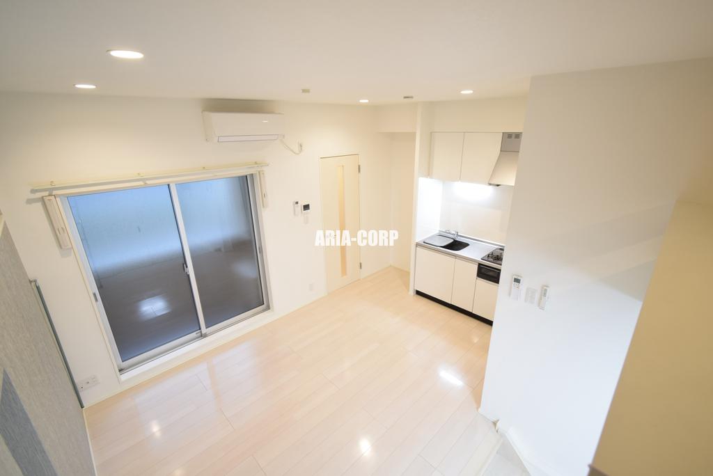 居室・リビング　白を基調としたお洒落なリビング！デザイナーズ物件募集開始！