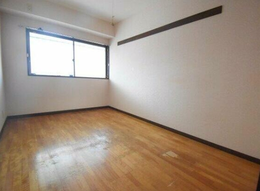 居室・リビング　※別部屋参考写真☆最上階・角部屋・三面採光☆