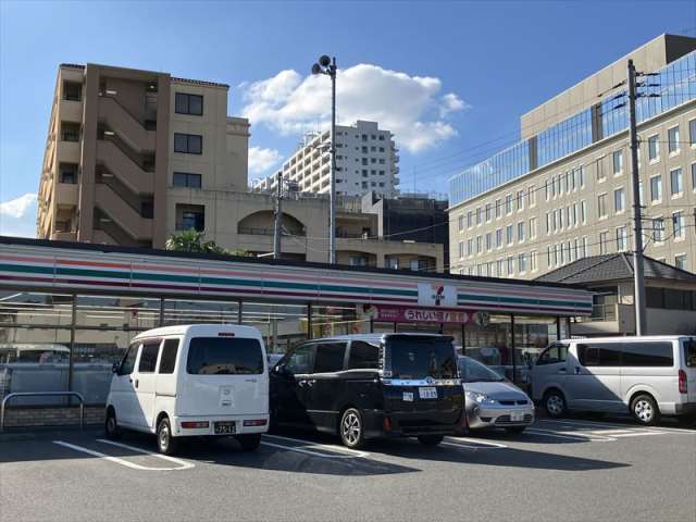 コンビニ　セブンイレブン町田街道鶴間店（コンビニ）まで527m