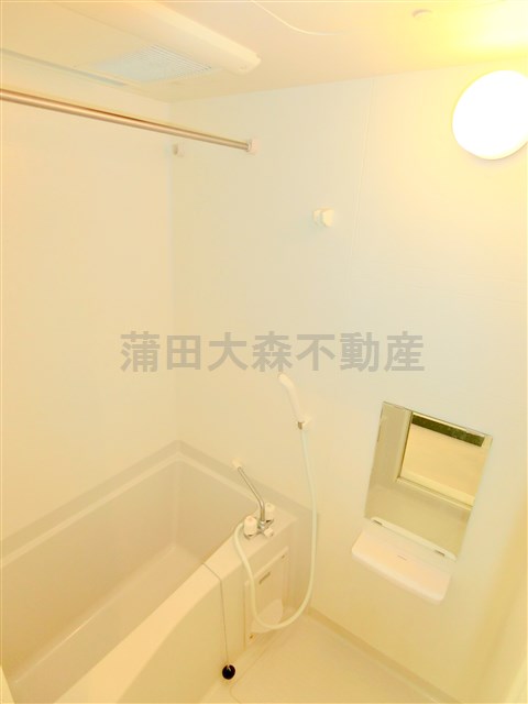 バス・シャワールーム　浴室乾燥機付きのお風呂　バスルーム