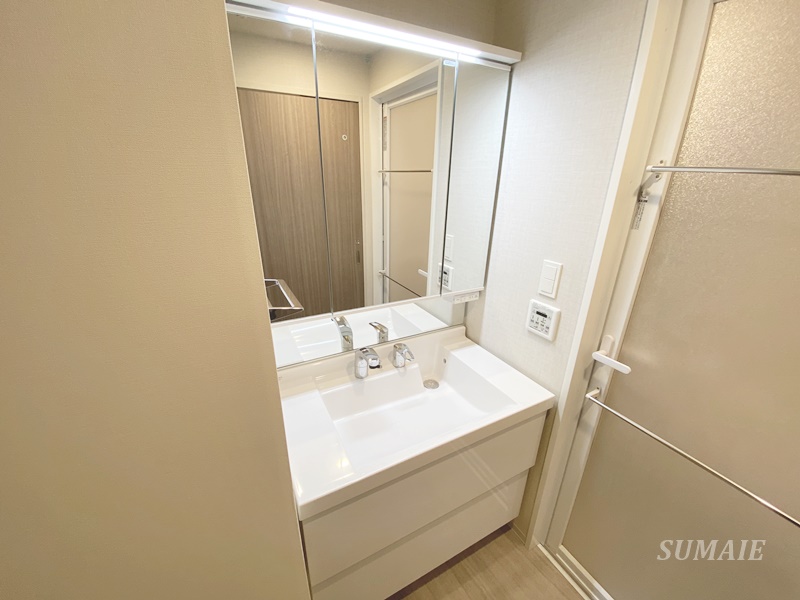 洗面設備　独立洗面台です☆