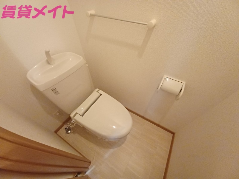 トイレ　同型参考写真
