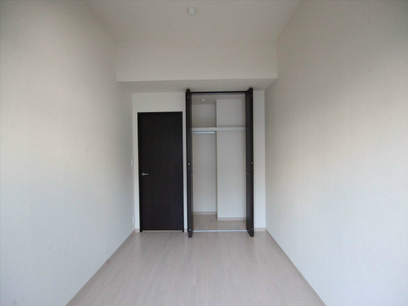 その他部屋・スペース　洋室5.7帖　クローゼット（収納充実してます）