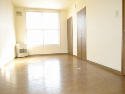 居室・リビング　同タイプ内観です