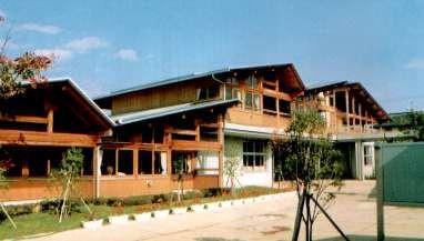 小学校　東小学校（小学校）まで750m