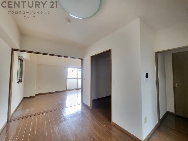 居室・リビング　LDKは9帖！日当たり良好☆インターネット無料です♪