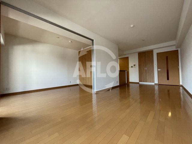 居室・リビング　リーガル江戸堀　開放的な室内