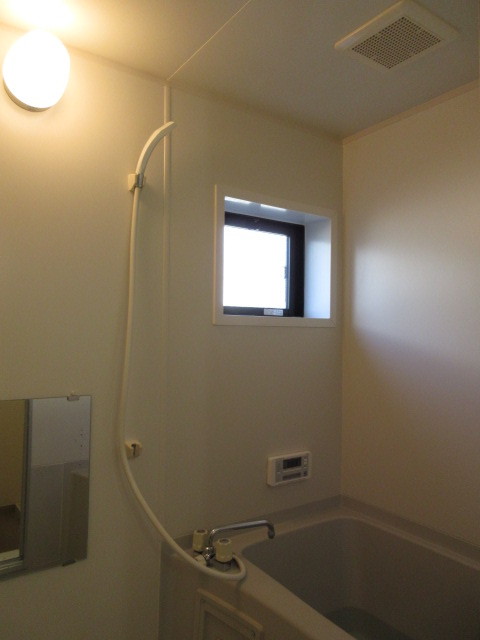 バス・シャワールーム　追焚給湯付きバス