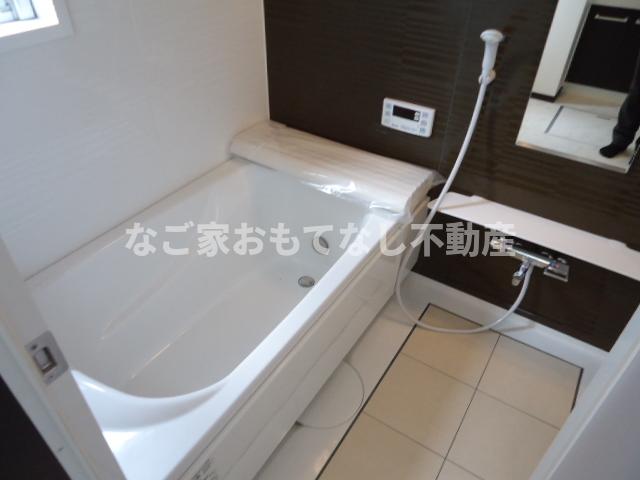 バス・シャワールーム　同タイプ写真