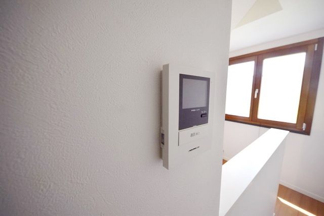 セキュリティ　★安心のモニター付きインターフォンです。