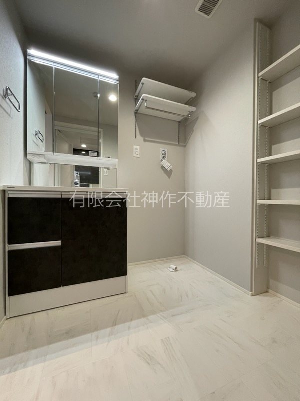 洗面設備　洗髪洗面化粧台