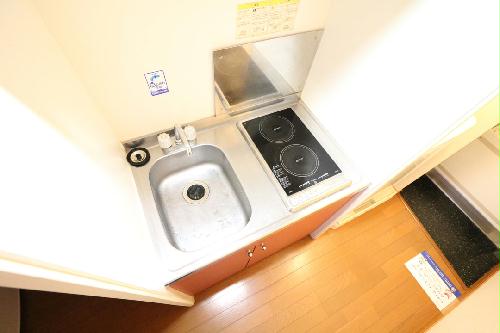 キッチン　２口コンロ付きラジエントヒータを設置