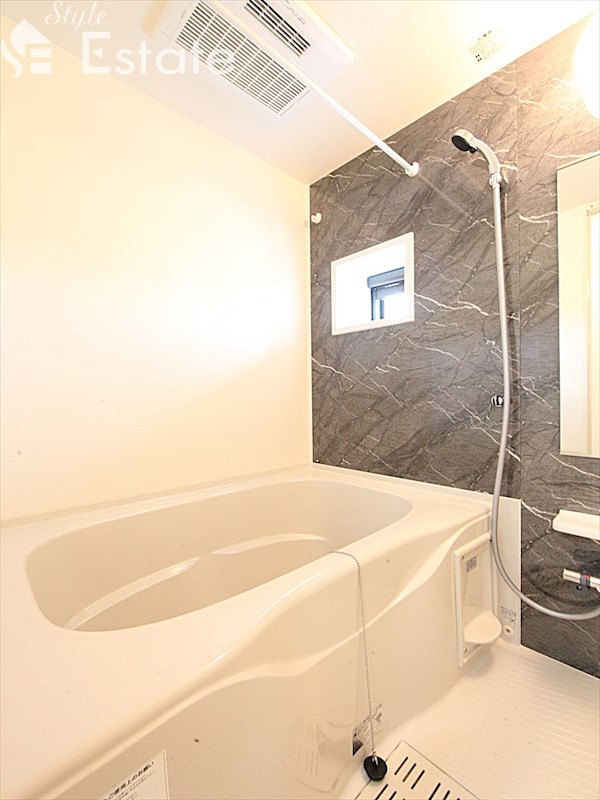 バス・シャワールーム　バスルーム