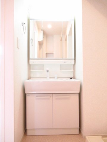 洗面設備　脱衣スペースもあります