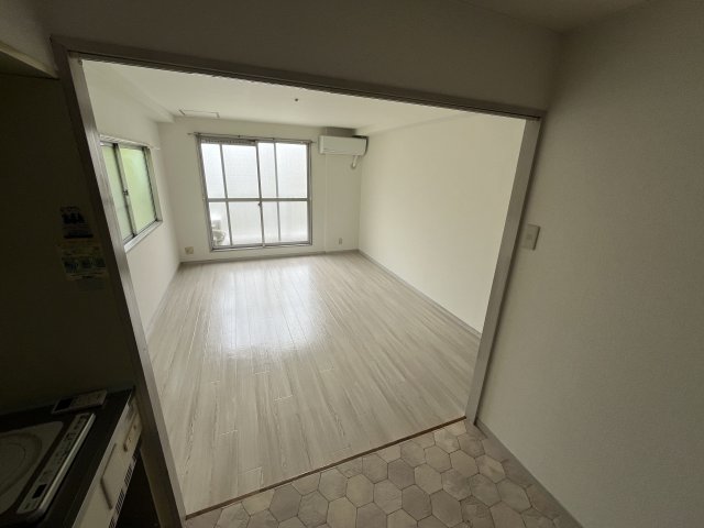 居室・リビング　(参考)同マンション他部屋の写真