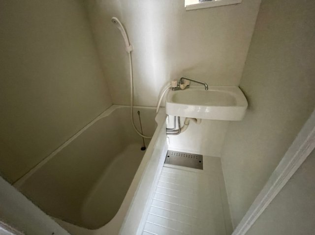 バス・シャワールーム　(参考)同マンション他部屋の写真