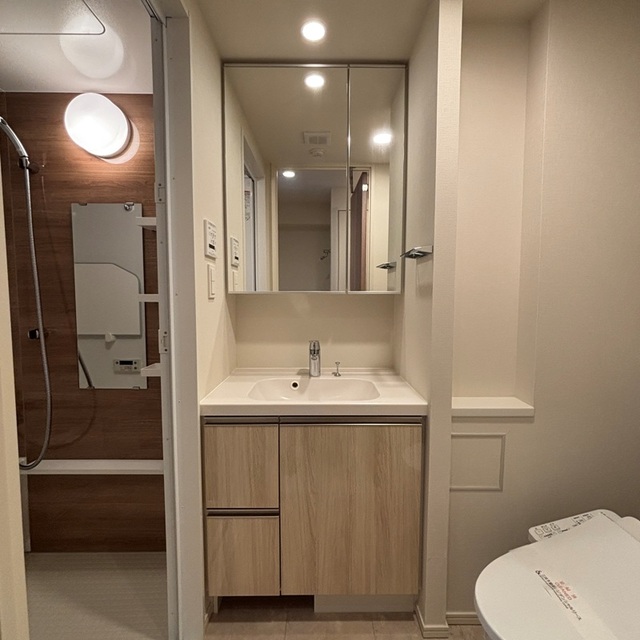 洗面設備　※写真は同タイプ住戸です。