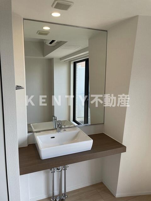 洗面設備　忙しい朝には欠かせない洗面所です