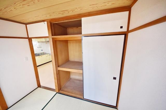 収納　★和室の収納は押入タイプでたっぷり使えます★