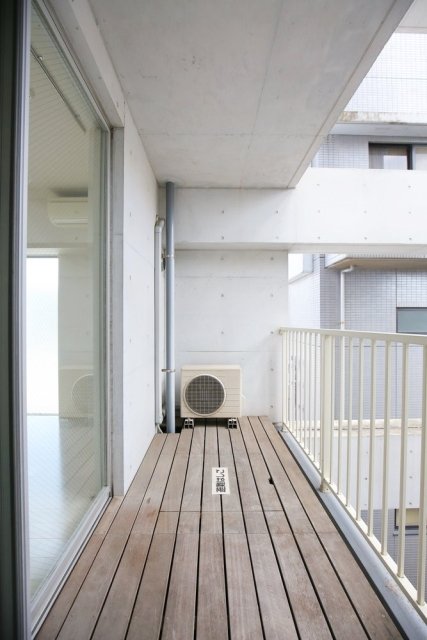 バルコニー　お洗濯にも便利なバルコニー付き