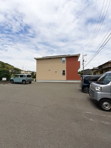 駐車場　車をお持ちの方に嬉しい駐車場付きの物件です