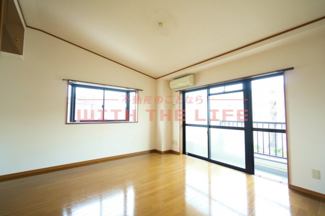 居室・リビング　こちらの居間で趣味の時間をお楽しみください