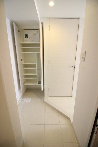 玄関　メイクスデザイン王子神谷　北区神谷1