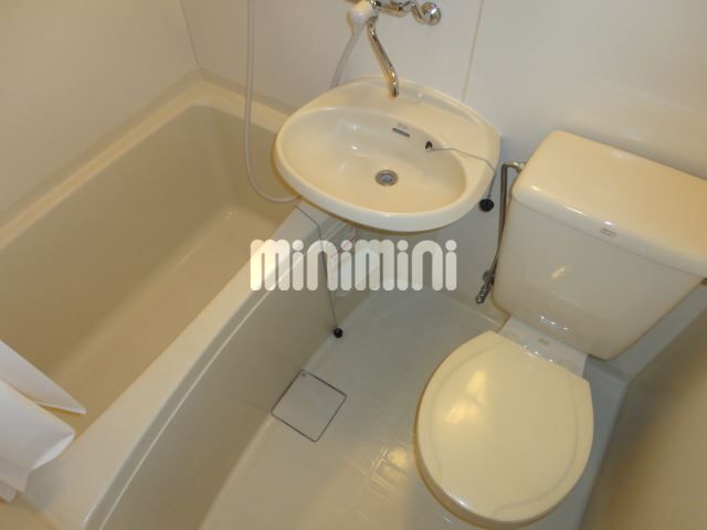 バス・シャワールーム　お掃除しやすいユニットバス