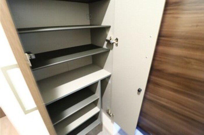 玄関　シューズボックスです