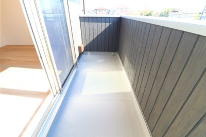 バルコニー　陽当たり良好なバルコニーです