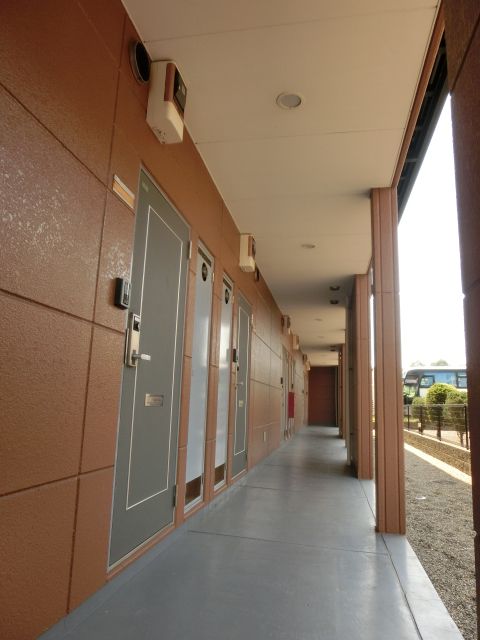 エントランス　玄関へのアプローチ