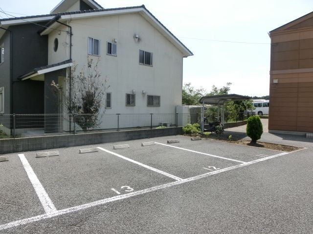 駐車場　敷地内駐車場