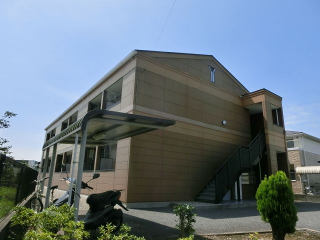 建物外観　茂原街道に出やすい鉄骨造の建物です