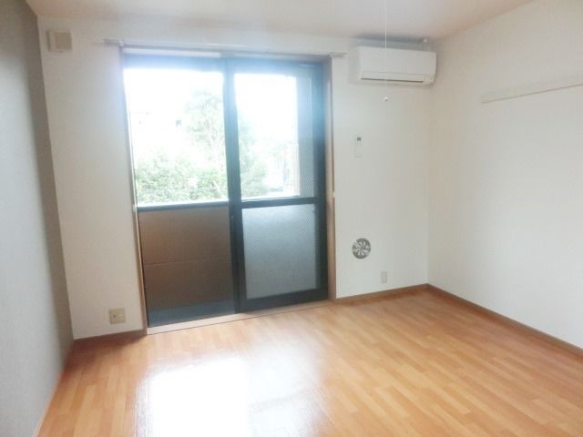 居室・リビング　日当たり良好です