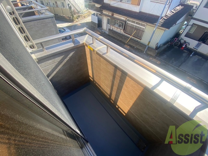 バルコニー　ベランダには物干し竿も設置できるようになっております。