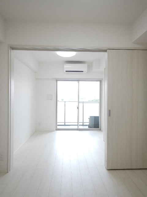 居室・リビング　居間です