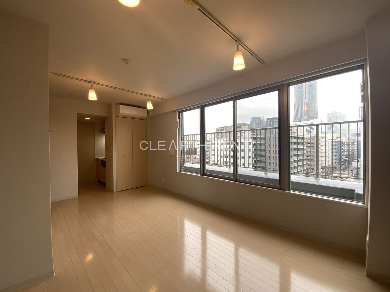 居室・リビング　最上階角部屋/分譲仕様の快適空間