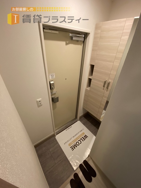 玄関　姿見付きシューズＢＯＸ付き