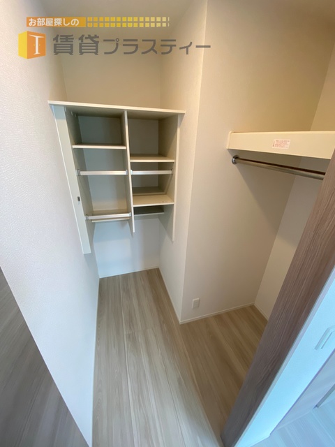 収納　大事な洋服がシワになりませんね。