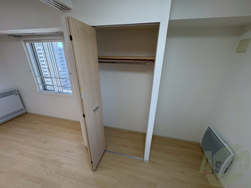 収納　寝室の収納です。部屋がすっきり片付きます。