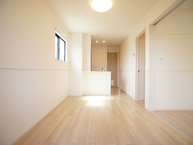 居室・リビング　快適に過ごせるエアコンが付いています♪