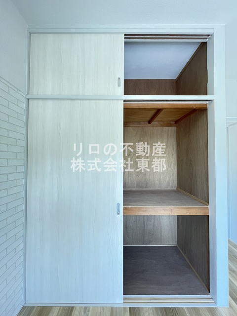収納　押入れタイプは奥行がある収納力！